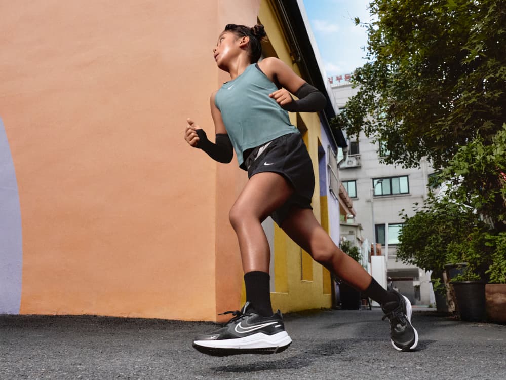 나이키 틴즈: 최신 패션과 영감, 그리고 솔직한 이야기가 시작되는 곳