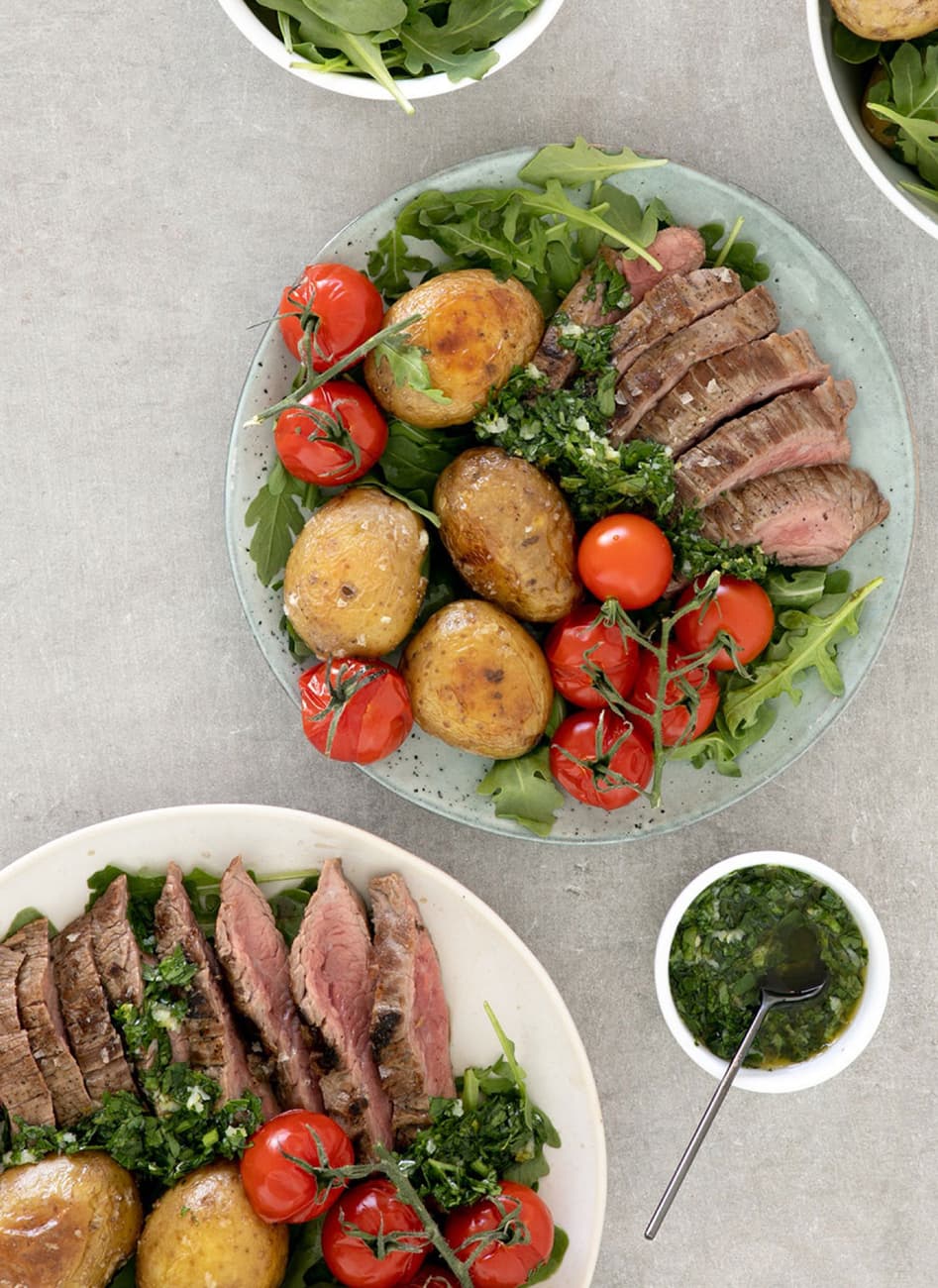 Bife do vazio com batatas assadas