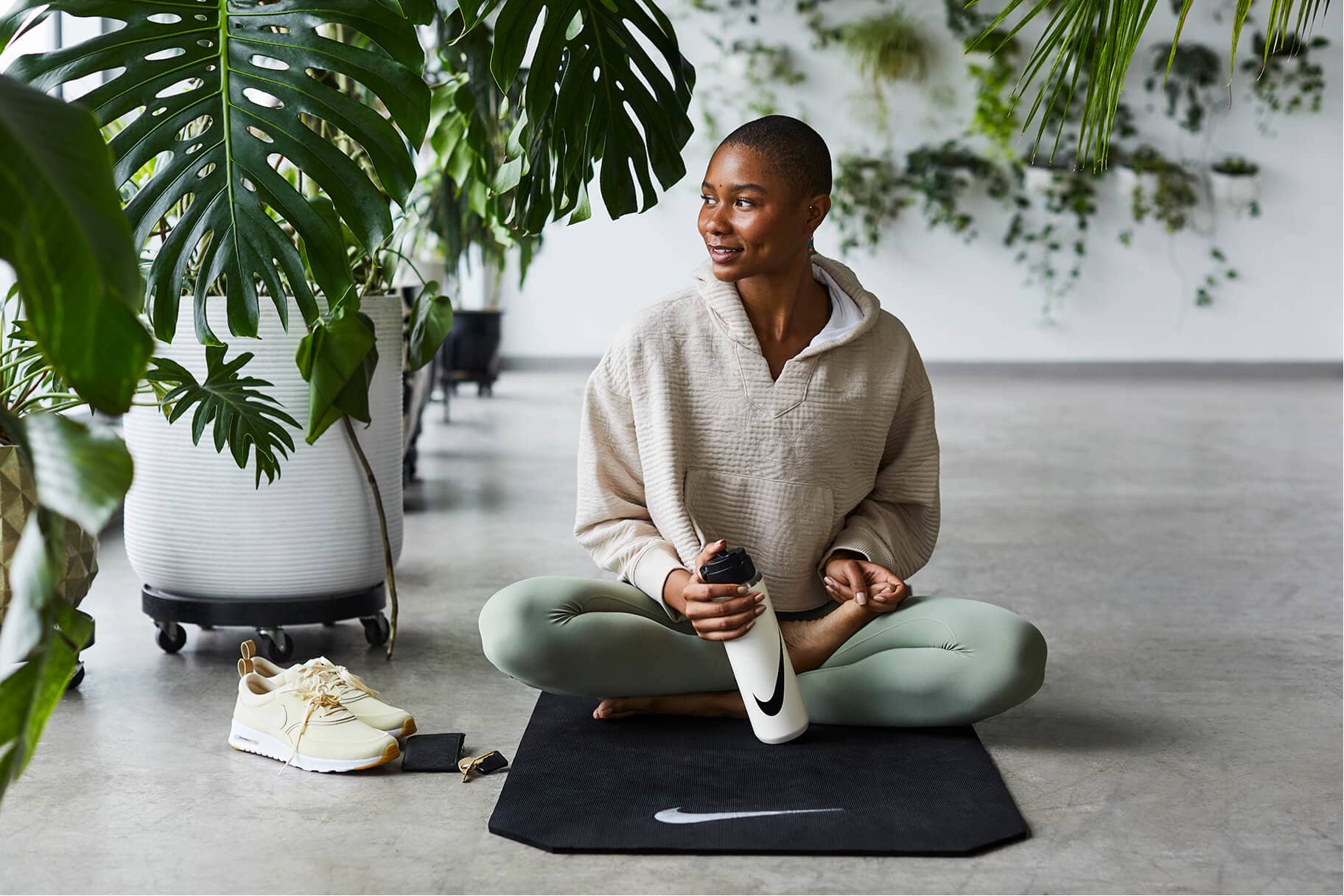 Qué llevar a una clase de yoga: 5 ideas de looks Nike