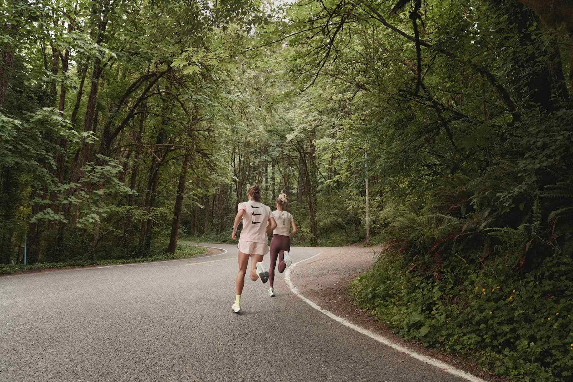 Cómo elegir la ropa y el calzado adecuados para una carrera