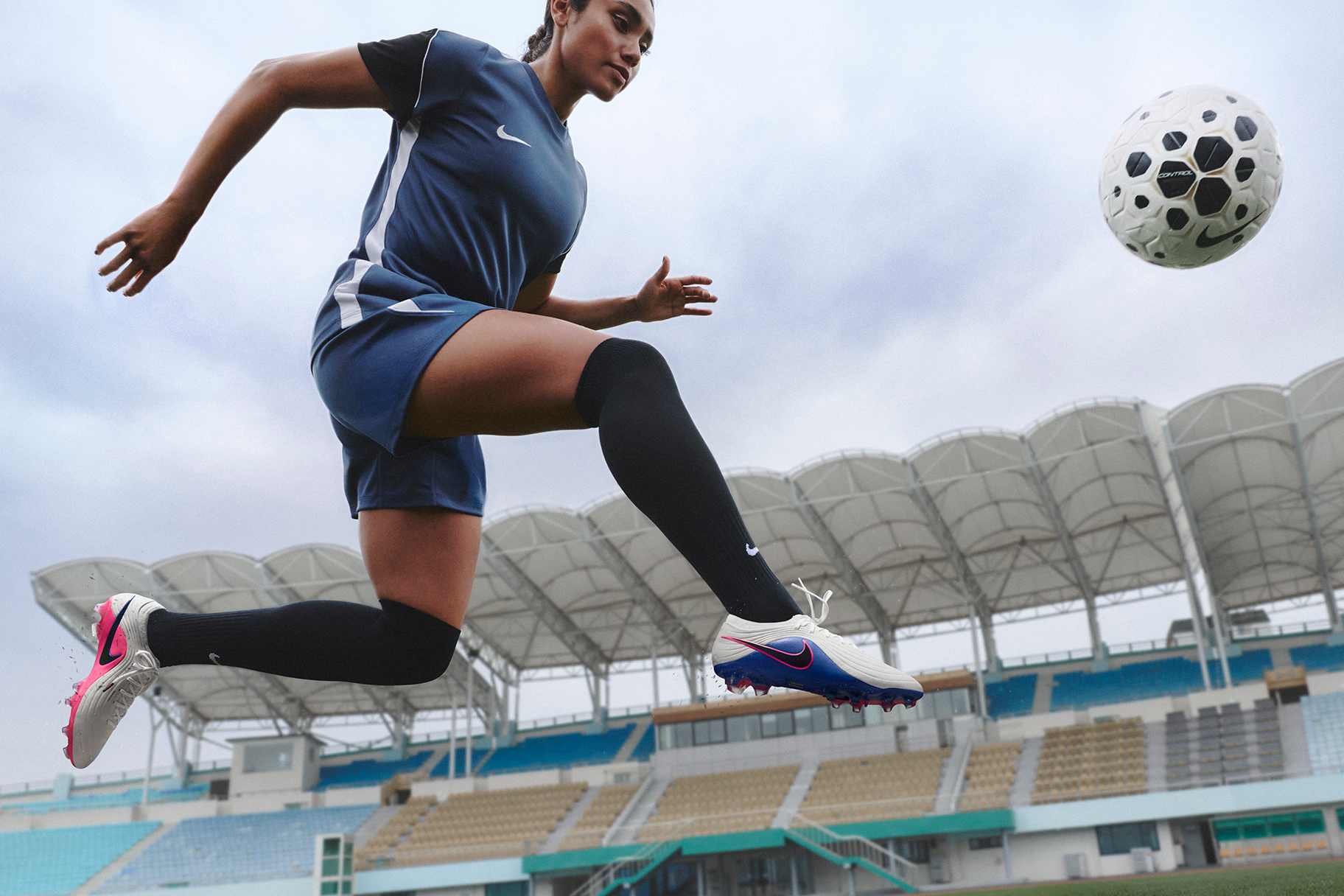 The Best Nike Football Boots: Mercurial, Phantom and Tiempo, Compared by Playing Style and Surface