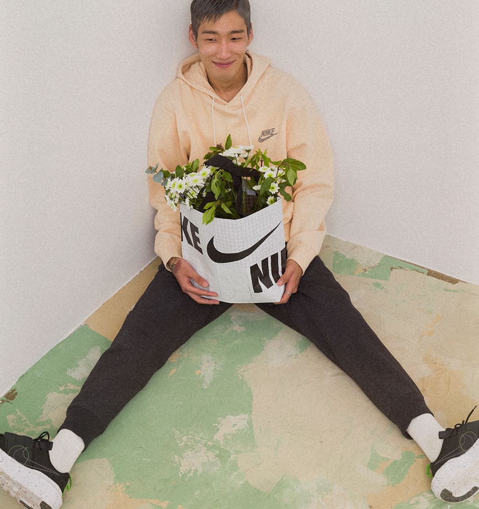 유기견을 키우면서 모든 생명의 소중함을 느끼게 되었다는 아이반.