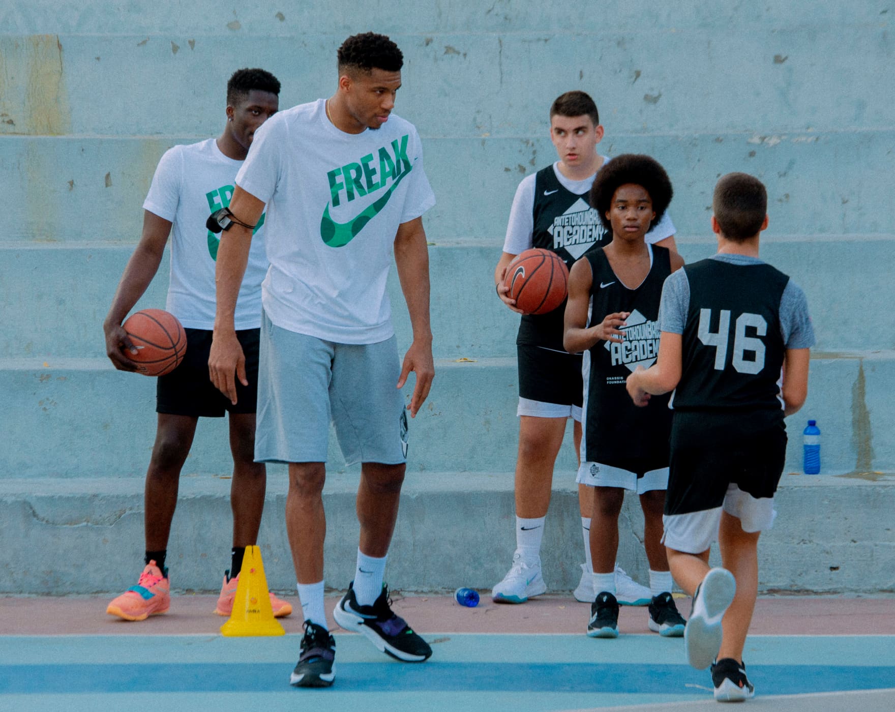 AntetokounBros Academy 在行動