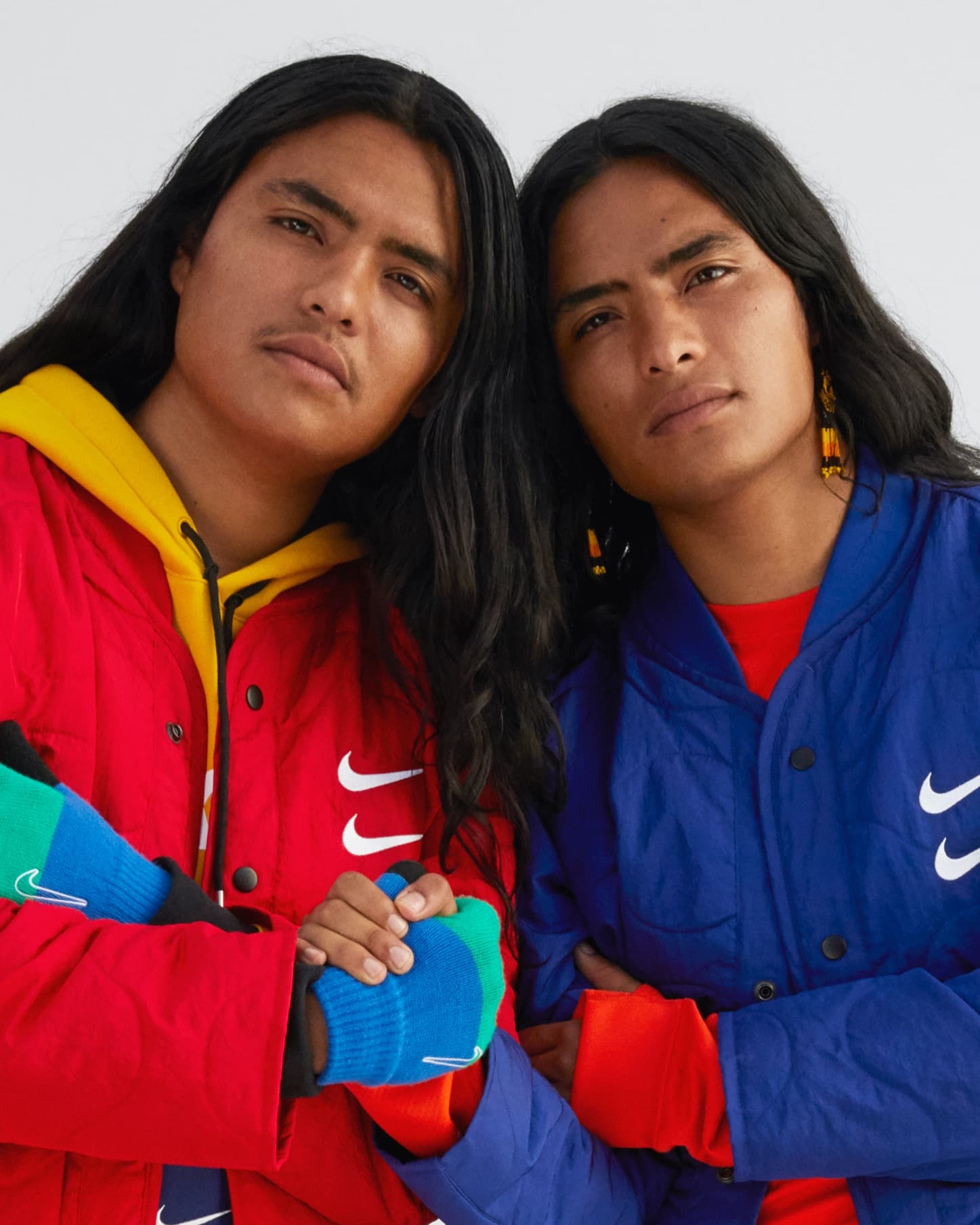 Los gemelos indígenas ClearBear y Haatepah conversan sobre su relación con la naturaleza