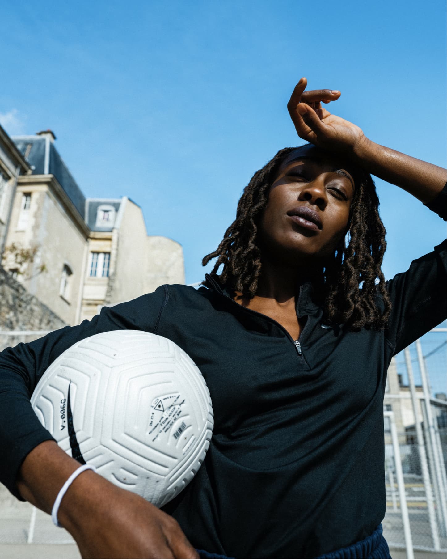法國足球員 Florine Kouessan 和她的俱樂部 Witch FC