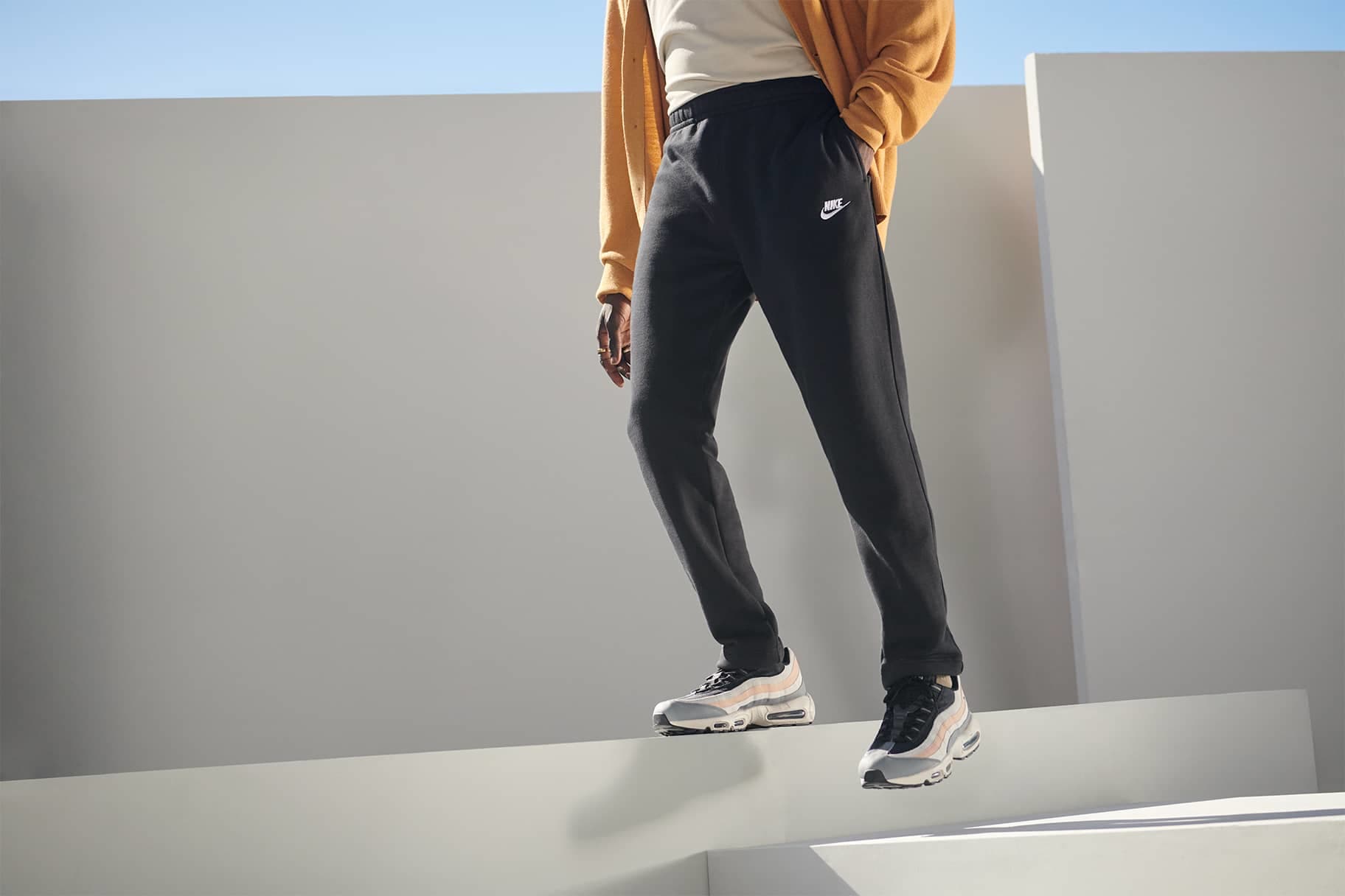 Pantaloni Yoga Uomo Yogamasti – Cotone Lycra Nero – Taglia L/XL – Con Tasche E Dettagli Marroni