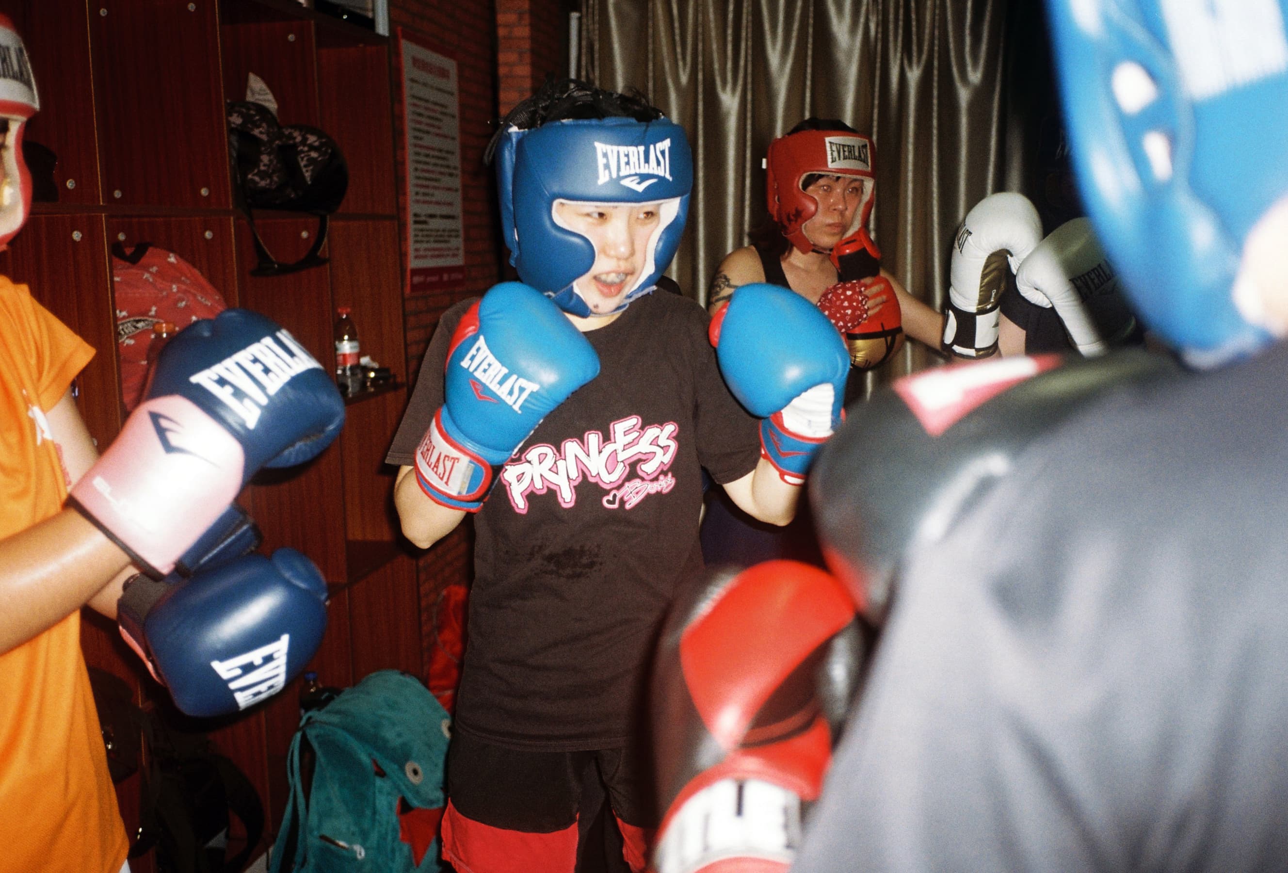 En buena compañía: Enemigas en el ring, amigas fuera
