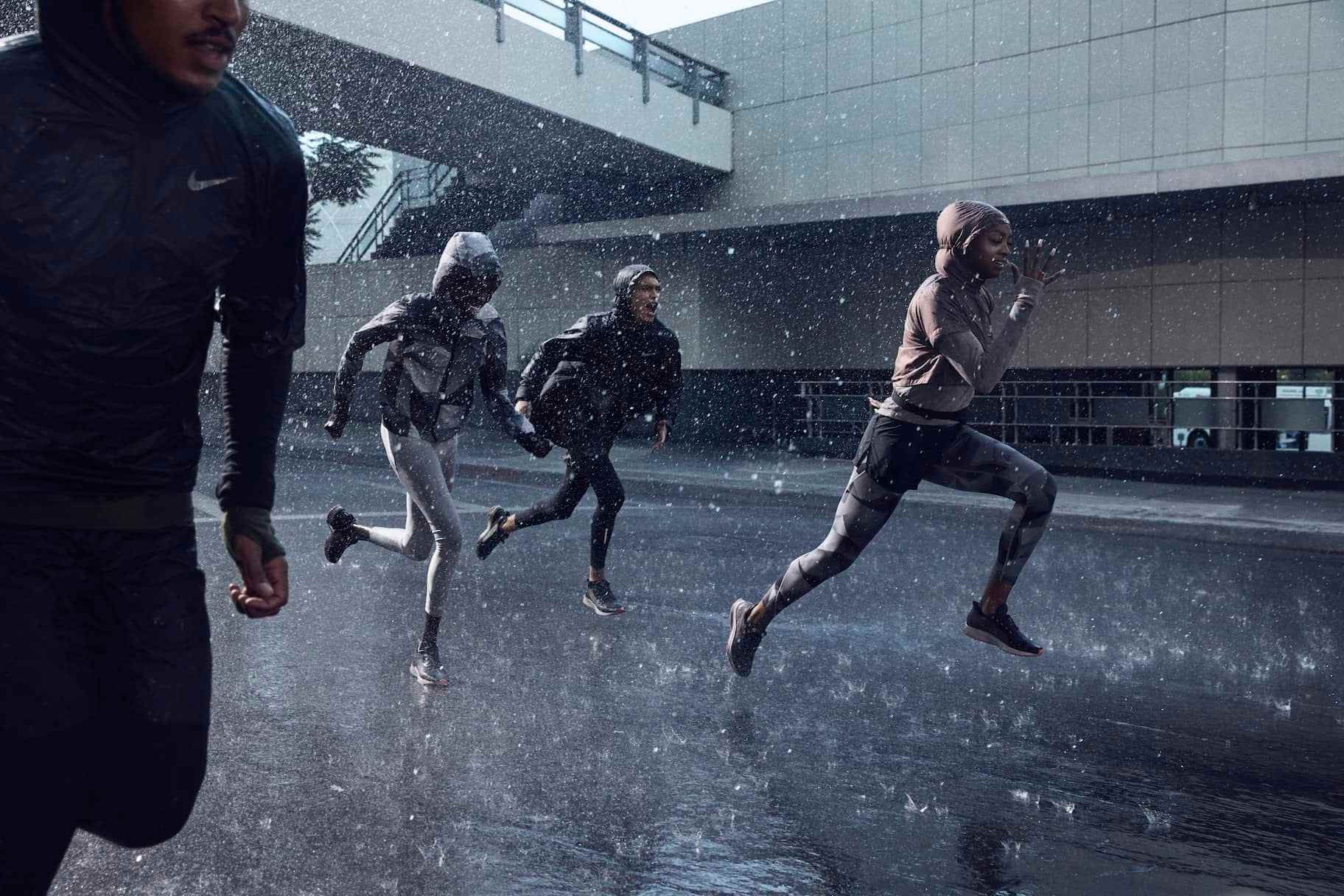So kannst du am besten deine Schuhe trocknen, ohne sie zu beschädigen