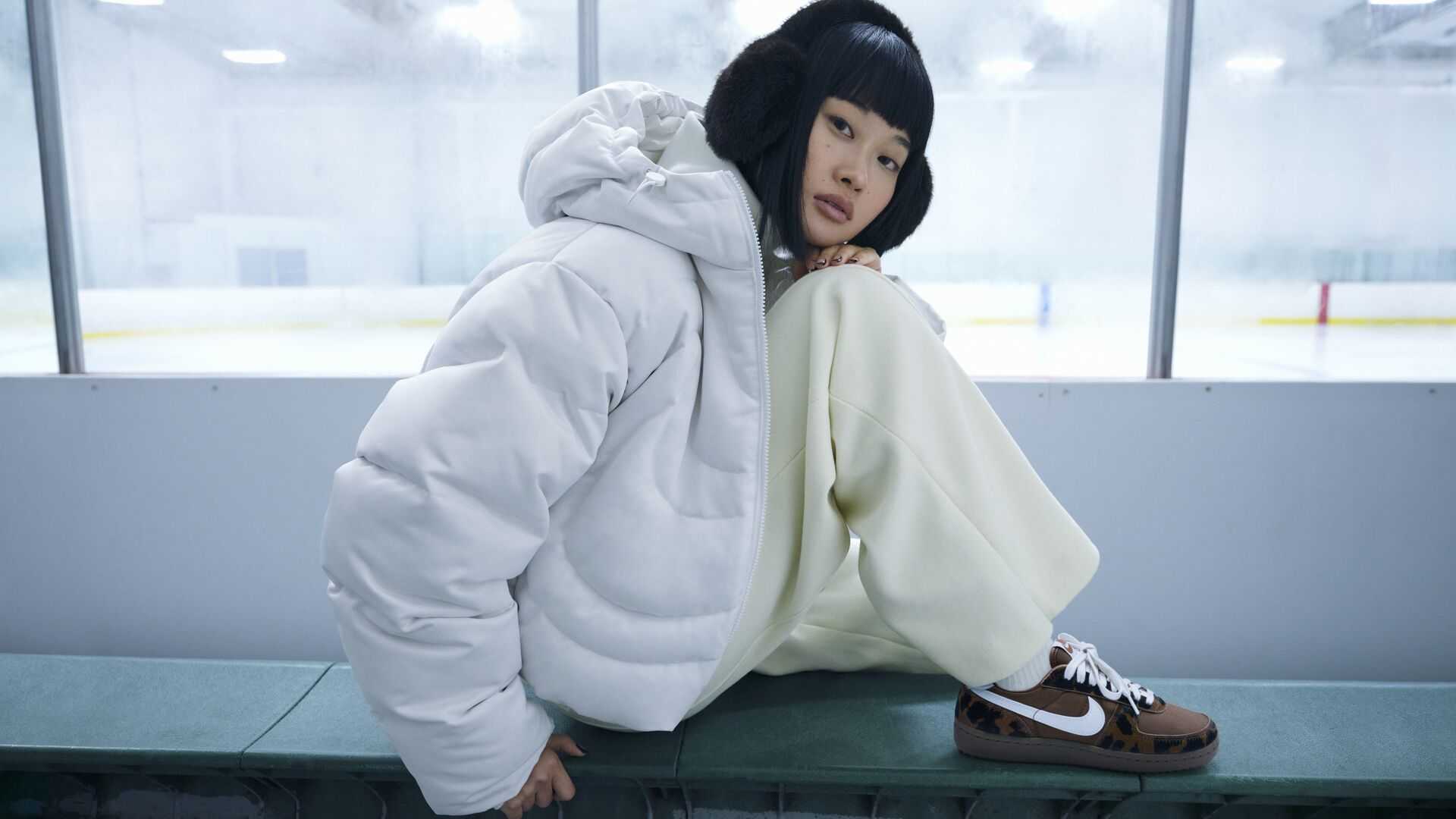 Nike 女鞋、服裝與配件