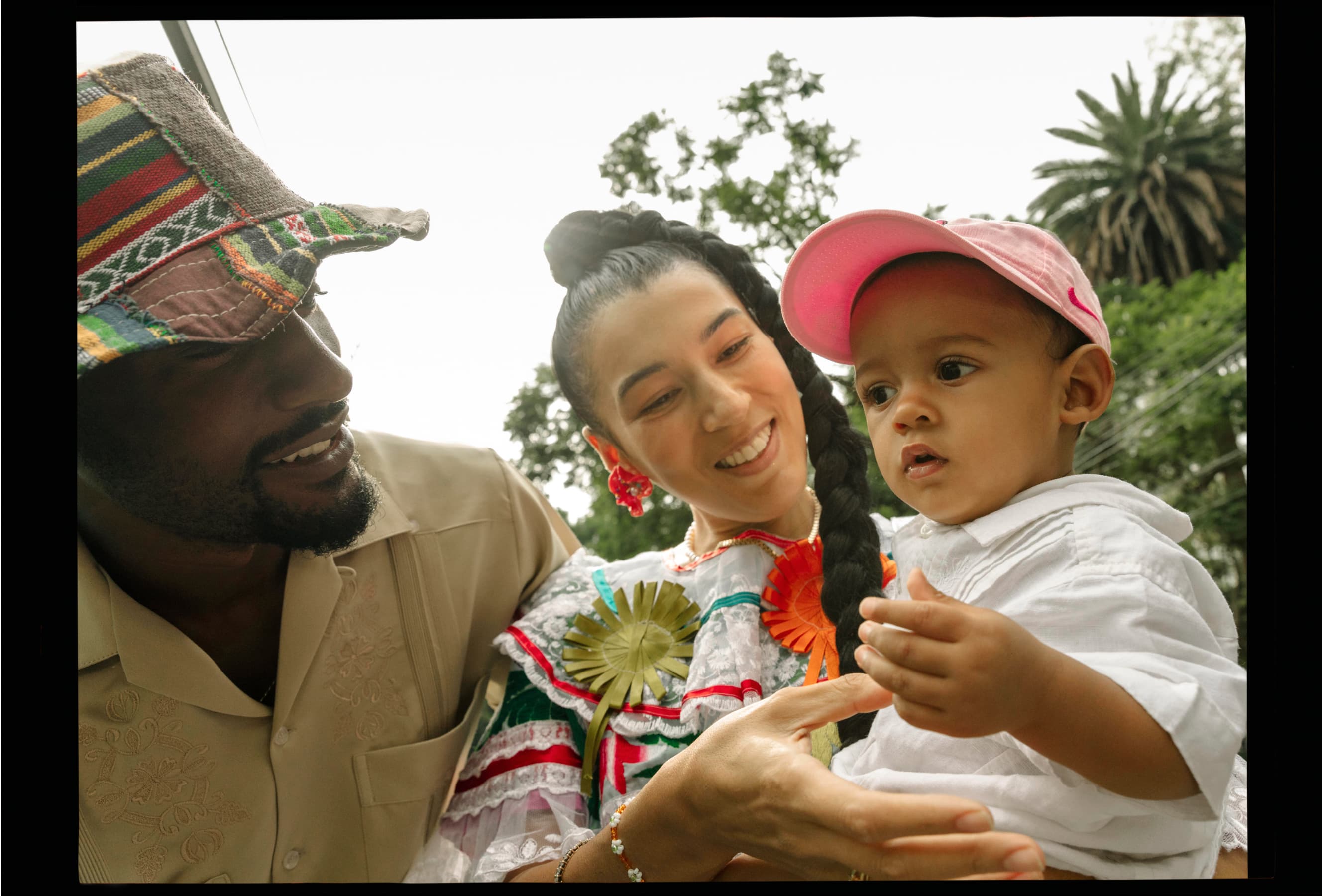 Het verhaal achter de look: Cynthia en Travis laten de stem van zwarte en Latinx-community's horen