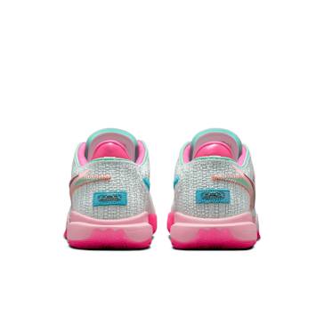 LeBron 20の公式公開情報と発売日