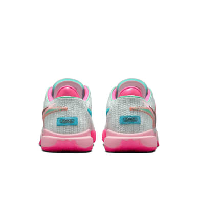 Presentem les LeBron 20, Informació i data del llançament oficial de les LeBron 20, slide 6 of 10