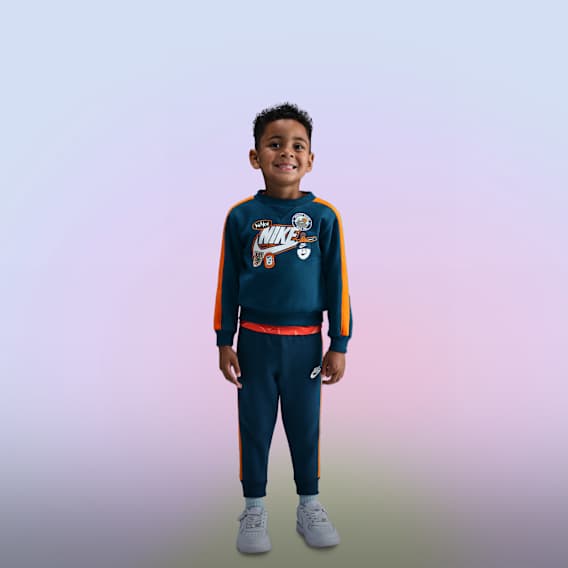 Sizes for All, 나이키 키즈 신발, 의류 및 액세서리. NIKE.COM , slide 1 of 3