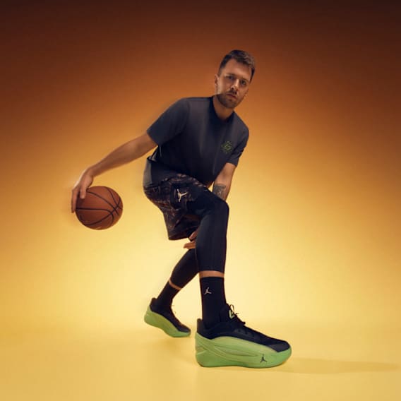 Trend, Nike. Just Do It, slide 3 of 5