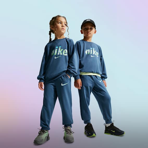 Sizes for All, 나이키 키즈 신발, 의류 및 액세서리. NIKE.COM , slide 2 of 3