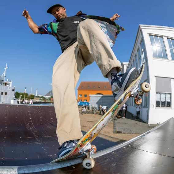 スポーツで選ぶ, ナイキ メンズシューズ、ウェア、アクセサリー, slide 7 of 8