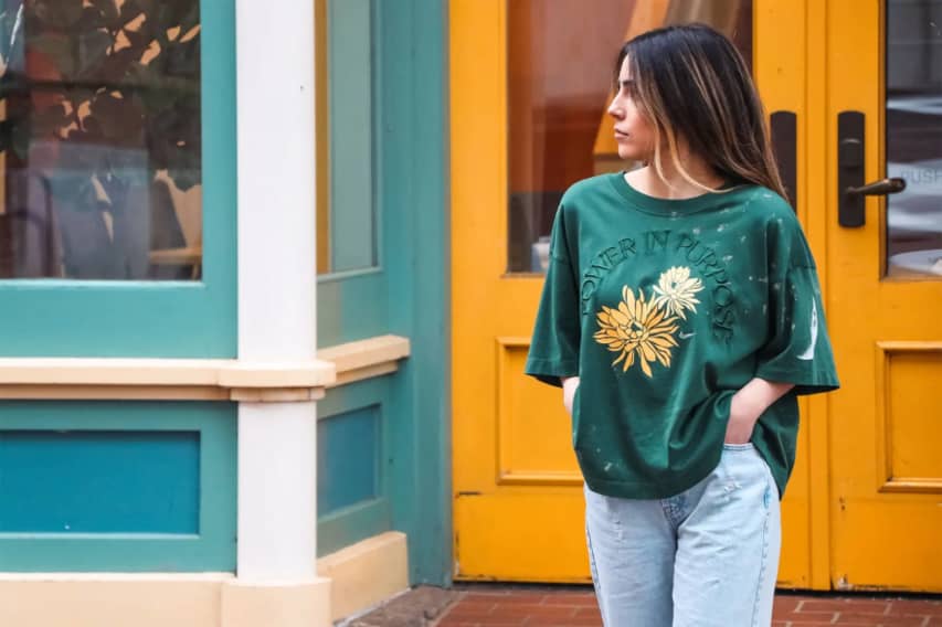 Sapatilhas, roupas e acessórios para mulher