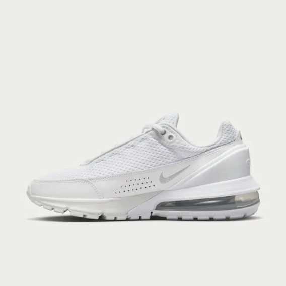ชุดกีฬา Nike