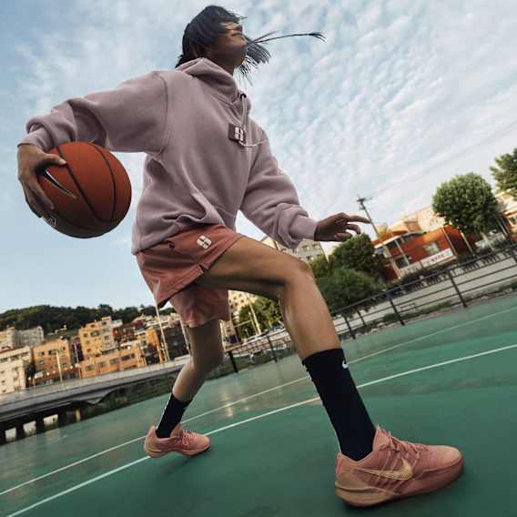 スポーツで探す, Nike. Just Do It. Nike.com (JP), slide 1 of 9