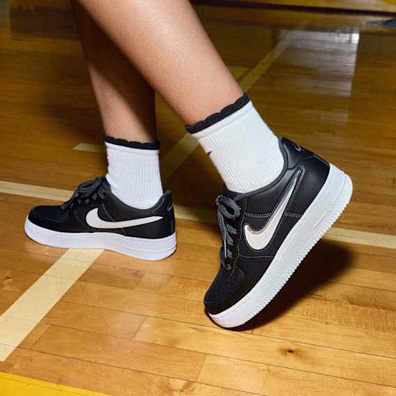 Back to School, Nike Kids, slide 3 of 5