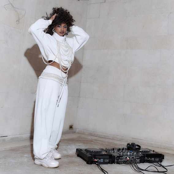 Nike Black Friday - Up To 50% Off. Just Do It