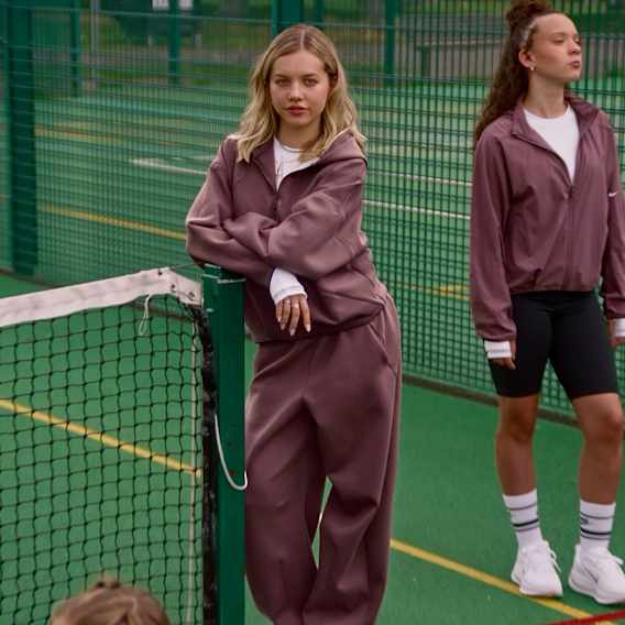 注目・人気商品, Nike. Just Do It. Nike.com (JP), slide 1 of 6