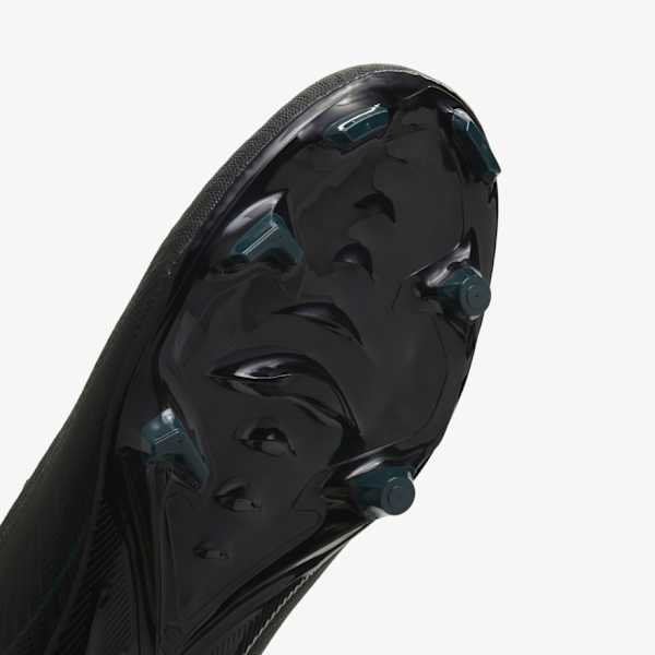Football Shoe Guide, slide 4 of 6