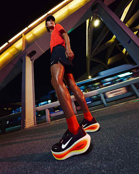 New & Featured, 나이키 러닝 신발, 의류 및 액세서리, slide 3 of 4