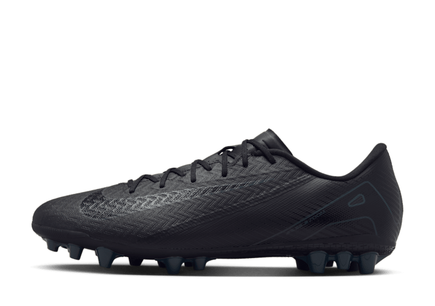 Football Shoe Guide, slide 3 of 4