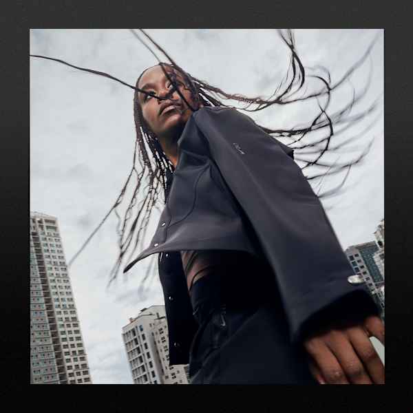 Colores en tendencia, Calzado, Vestimenta y Accesorios Para Mujer, slide 1 of 6