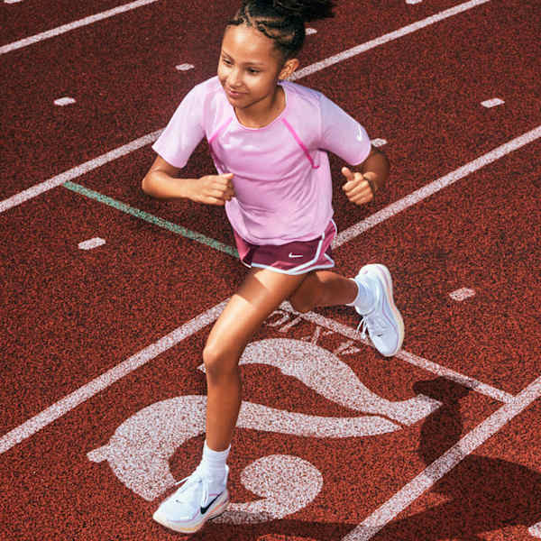 Nike Pour Enfant, slide 1 of 3