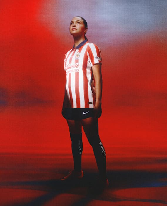 Descubre la nueva colección de Chivas x Nike, Nike x Chivas, slide 2 of 4