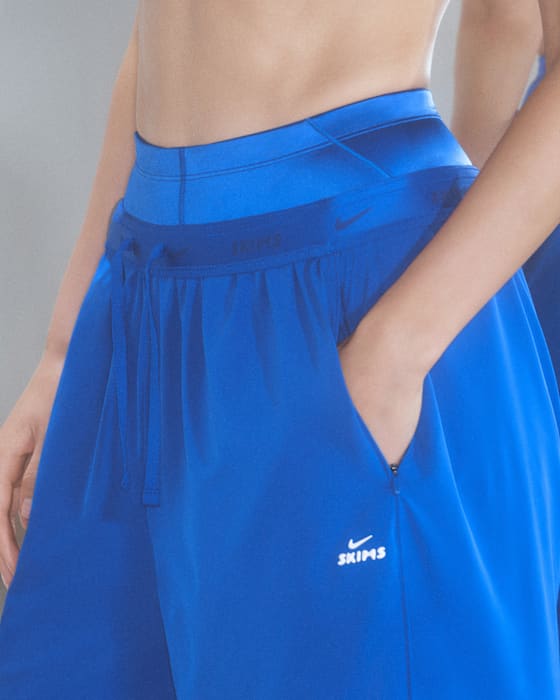 Body Obsessed, 나이키스킴스를 소개합니다., slide 4 of 7