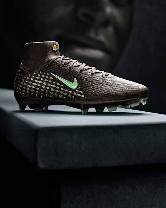 Trending, Nike. Just Do It, slide 2 of 4