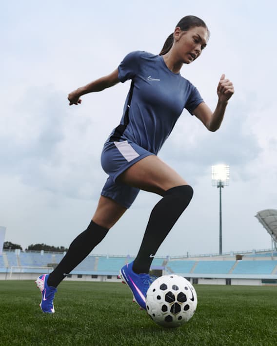 依運動項目選購, Nike 女鞋、服裝與配件, slide 4 of 4