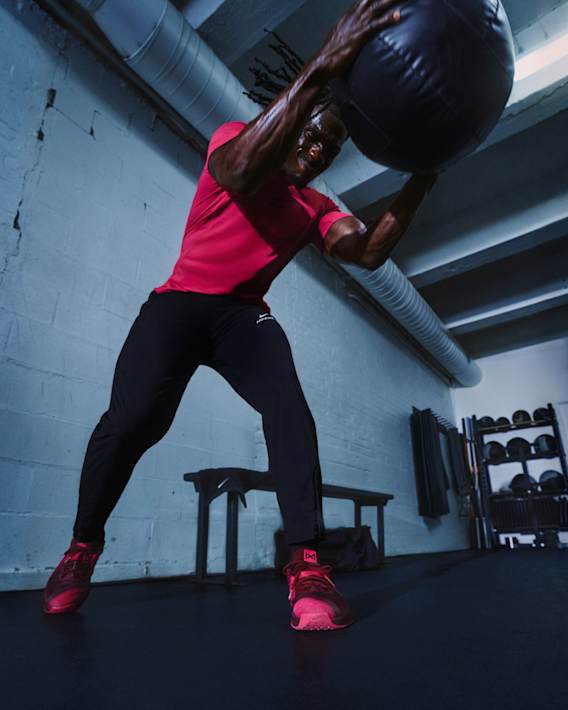 활동별 구매하기, 나이키 트레이닝 신발, 의류 및 용품, slide 4 of 5