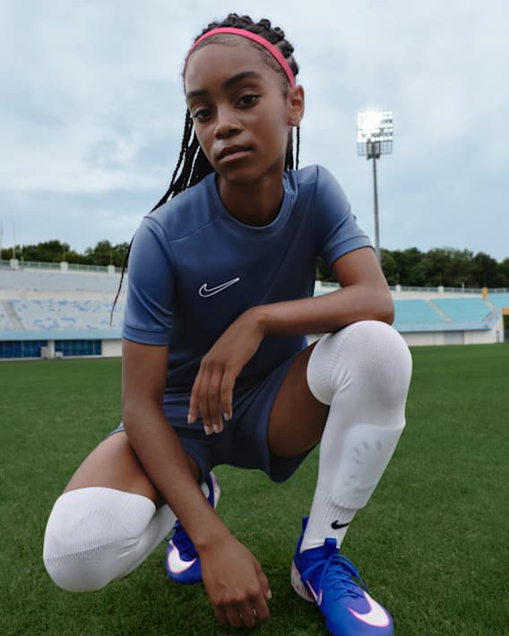 놓칠 수 없는 아이템, 나이키 틴즈: 최신 패션과 영감, 그리고 솔직한 이야기가 시작되는 곳, slide 3 of 3