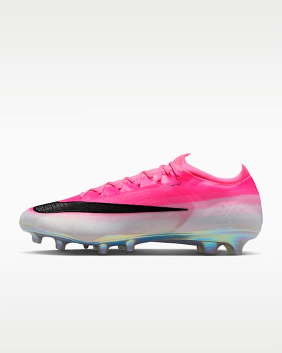 Guía de ajuste para niño/a: cómo elegir las botas de fútbol adecuadas, slide 1 of 4