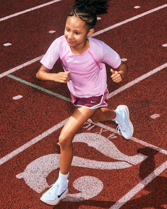 Gear Up, Calzado, vestimenta y accesorios para niños Nike. Nike.com, slide 2 of 4
