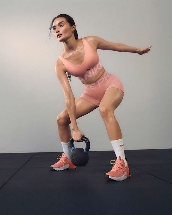 Sko, klær og tilbehør til dame fra Nike. Nike.com