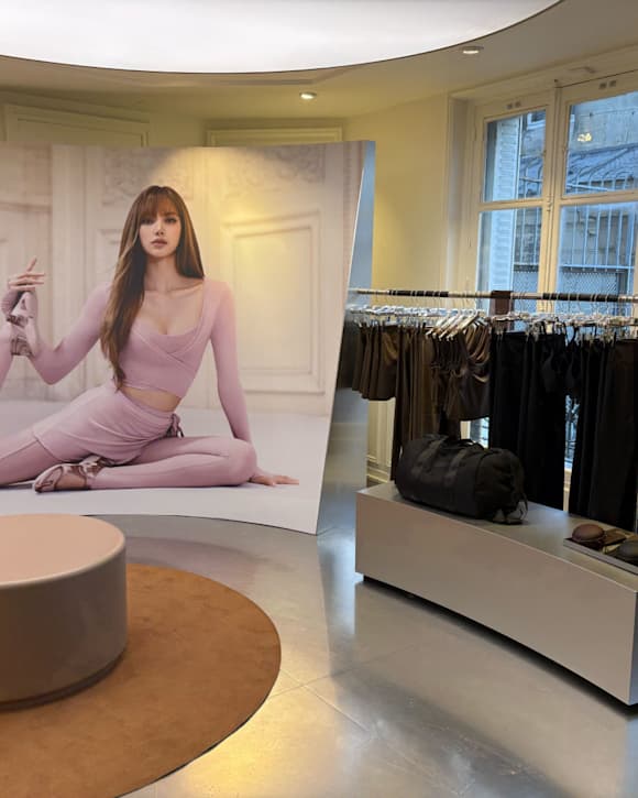 Voici NikeSKIMS. Body Obsessed., slide 4 of 4