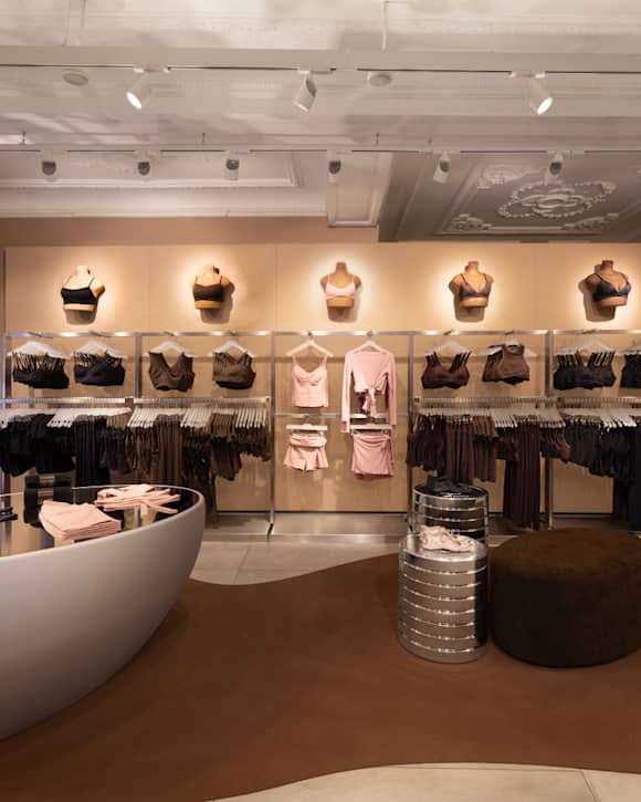 Introducing NikeSKIMS. Body Obsessed., slide 2 of 4