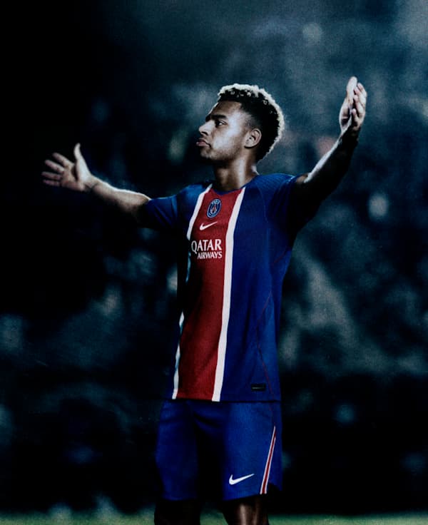 Club Kits, Nike Football, slide 2 of 6
