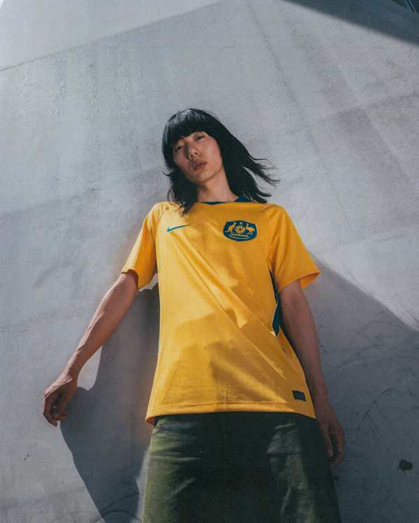 サッカー×ストリート スタイル, Nike. Just Do It. Nike.com (JP), slide 3 of 5
