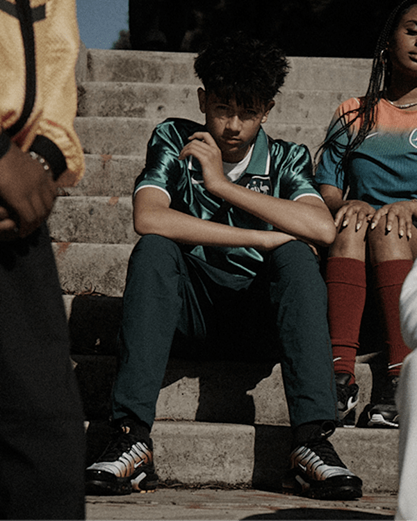 Look of AUS, Nike. Just Do It, slide 3 of 3