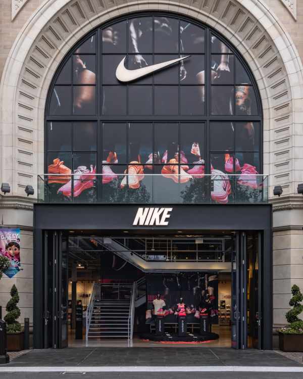 Te presentamos NikeSKIMS. Body Obsessed.