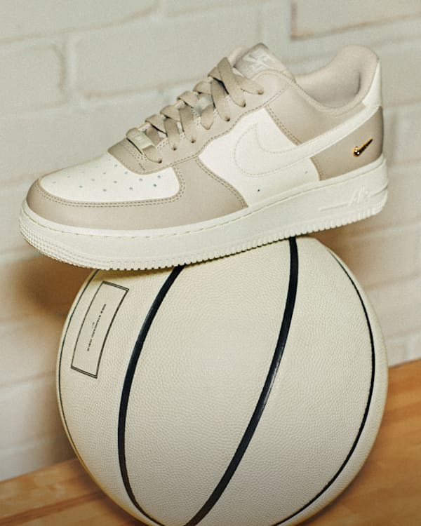 Trending Now, Nike. Just Do It, slide 2 of 4