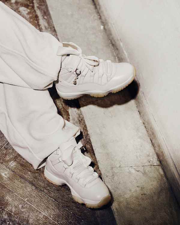 여성 신발, 의류 및 액세서리