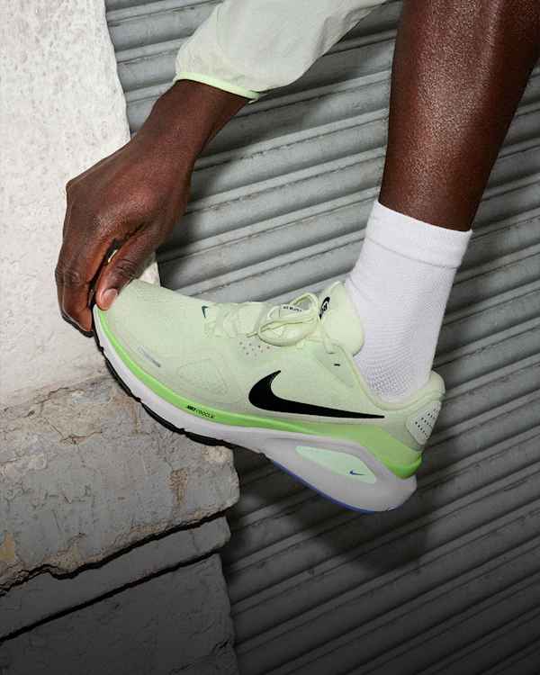 나이키 러닝 신발, 의류 및 액세서리, slide 3 of 3