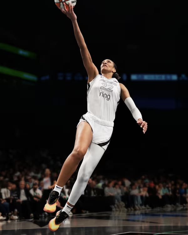 Signature-Athlet:innen, Nike Basketball, slide 6 of 9